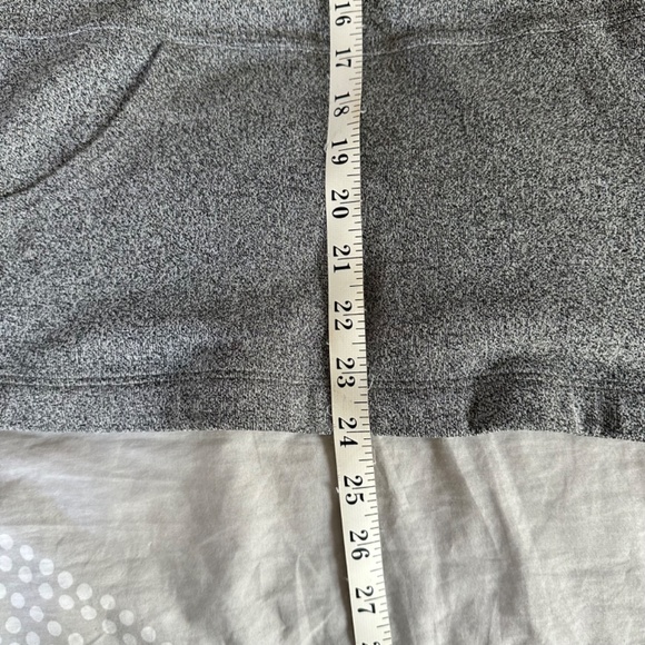 Chico’s Design black white gray sweatshirt pullover top size 1 (8) - Picture 9 of 9